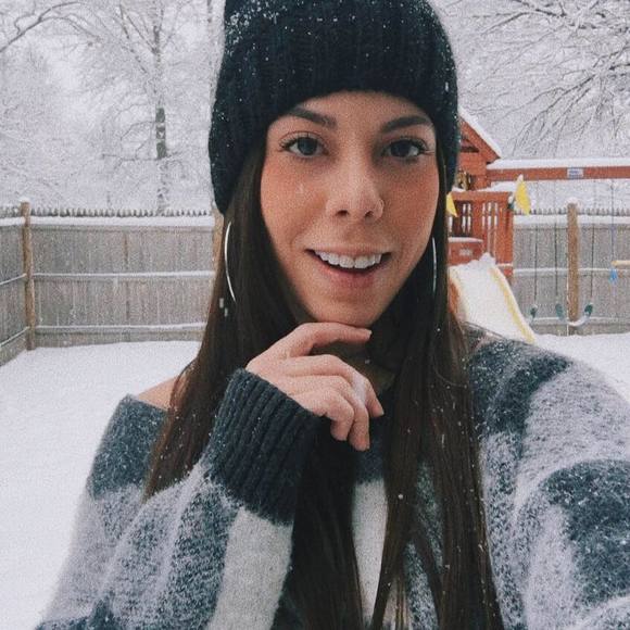 Meet your Posher, Carolinie - Picture 1 of 1